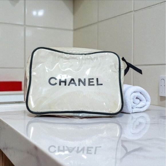 CHANEL Handbags - Vintage RARE Chanel Makeup/Travel Weekend Clear Bag